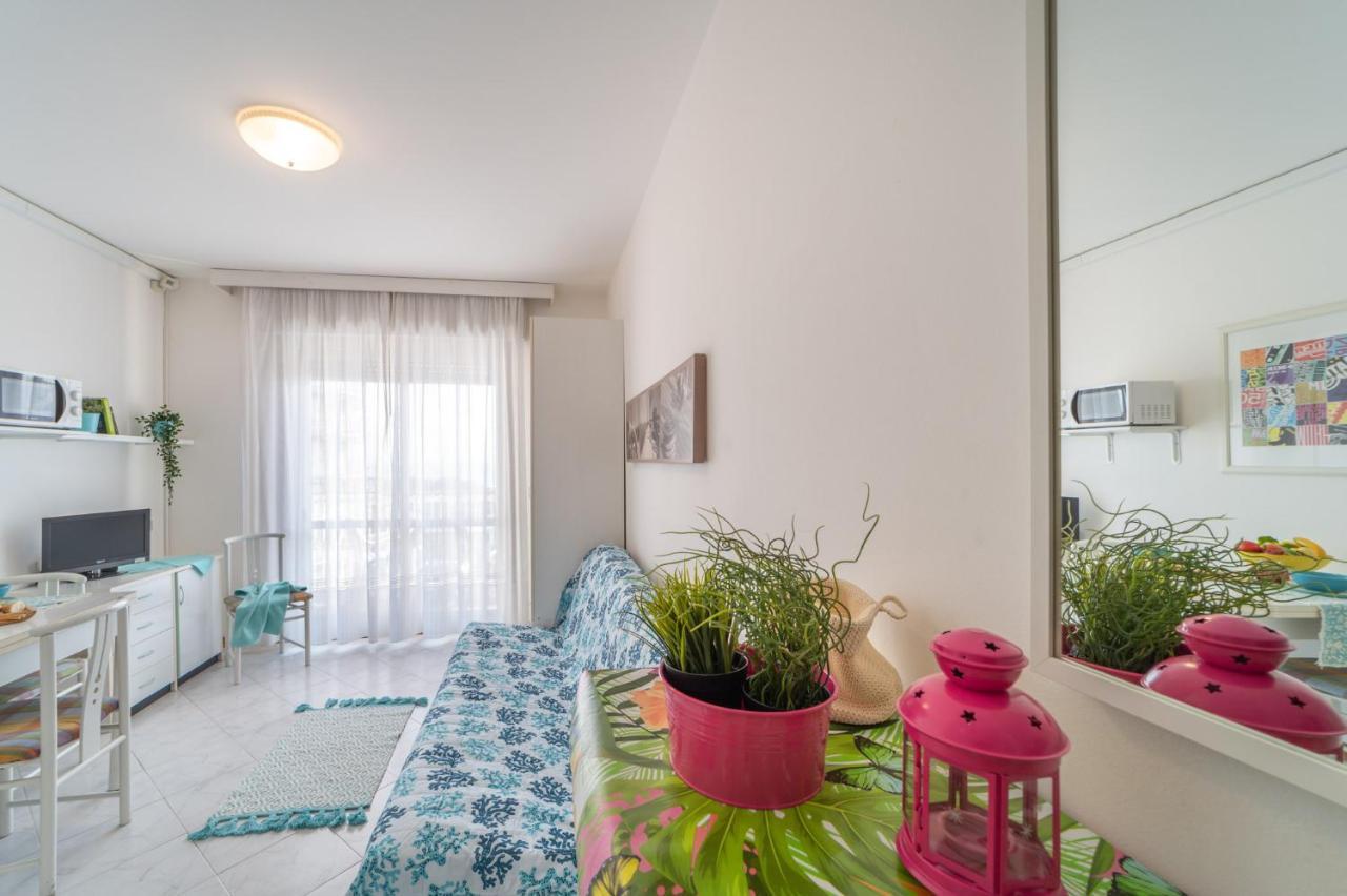 Residenza Puerto Do Sol Apartment Lignano Sabbiadoro Exterior photo
